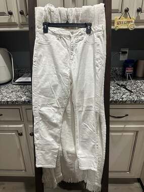 American Eagle Next Level Stretch White Jeans Size 10 X-Short